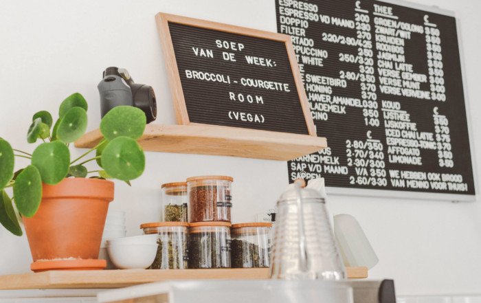 KOFFIE & IK UTRECHT: RUSTIG WAKKER WORDEN MET SLOW KOFFIE EN THEE