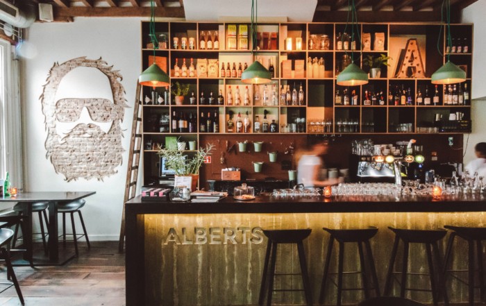 ALBERTS ETEN&DRINKEN AMERSFOORT: GENIETEN VAN EEN INTERNATIONALE KAART OP DE HOF