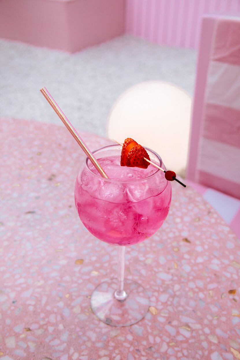 Cocktails Pink Beach by WONDR Amsterdam Noord - Hotspotjes.nl-5